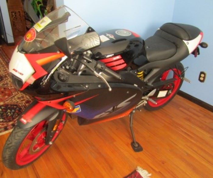 2003 Aprilia Model SPA RS 50
3,590miles/Excellent condition
Vin # ZD4PGF0043S001260
$2,800.00
