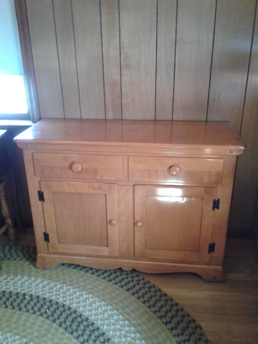 Simple sideboard incredible condition 