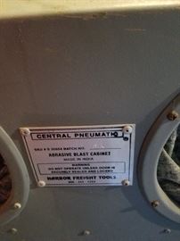 Central pneumatic abrasive blast cabinet