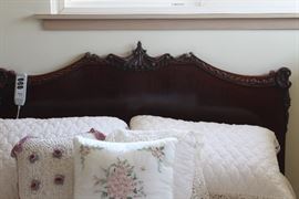 like new adjustable full size bed