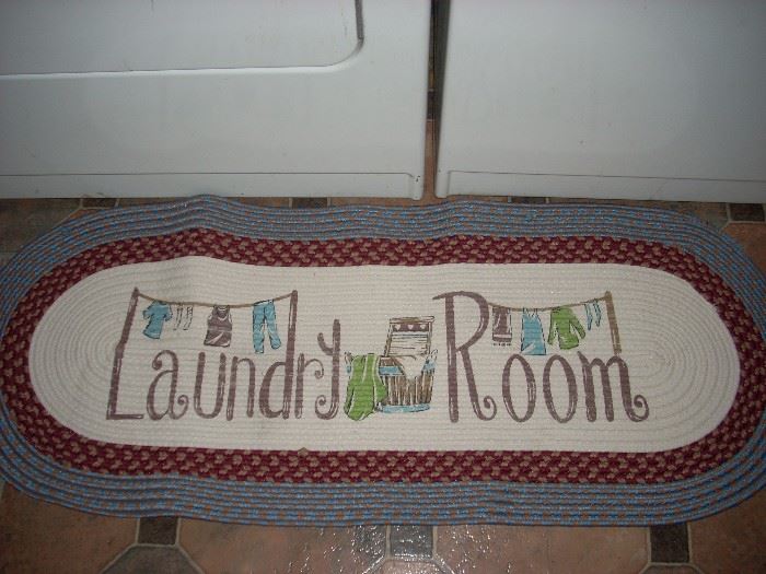 Fitting rug for the laundry room