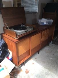 1960s Stereo cabinet and turn tables