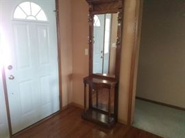 Hall tree with mirror