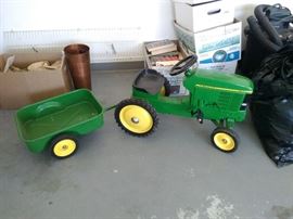 7600 John Deere pedal tractor and wagon, die-cast metal