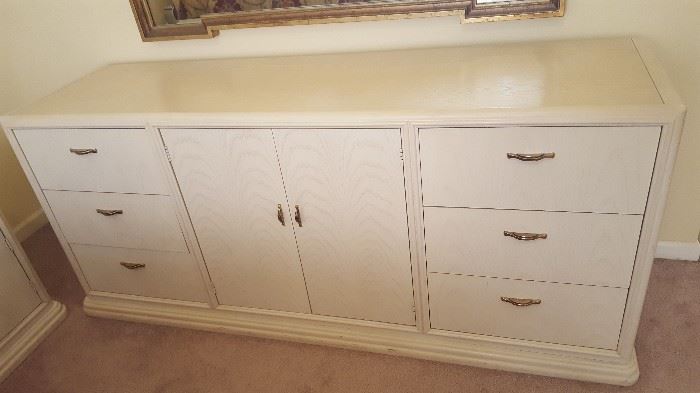 $170   White wood low dresser/part of bedroom set
