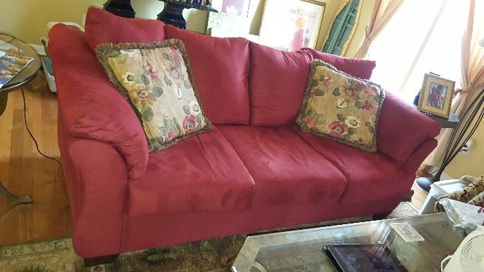 $200   Red sofa