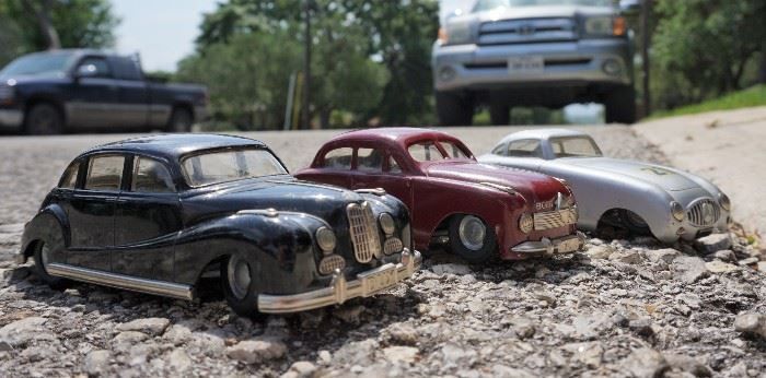 Dux wind up cars