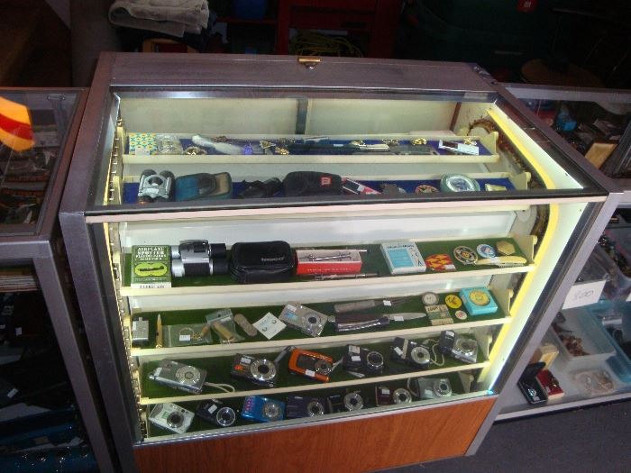 MY ROTATION DISPLAY CASE LOOK FOR THE LINK IN MY ADD OF THE CASE ROTATING PACED FULL OF GOODIES