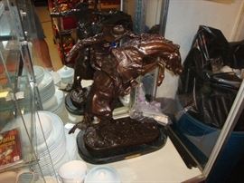 23 INCH SOLID BONZE STATUE VERY HEAVY BY REMMINGTON 