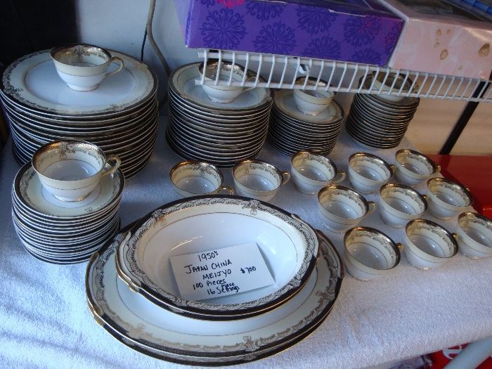 1950S JAPAN CHINA SETS FOR 16 PEOPLE VERY NICE