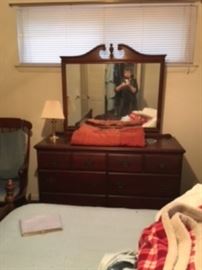 bedroom set dresser and mirror