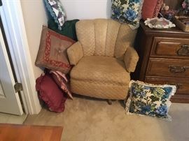 Great swivel rocking chair!