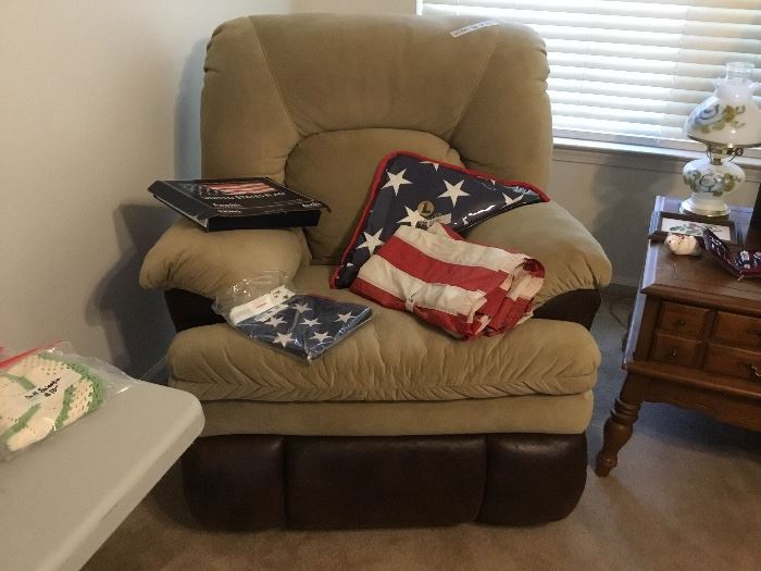 LaZboy large size recliner