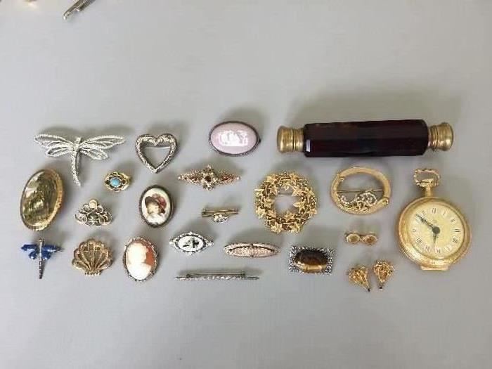 Antique brooches pins (some sterling); Cesar Renfer-Abrecht Swiss pocket watch; many smalls at this sale.