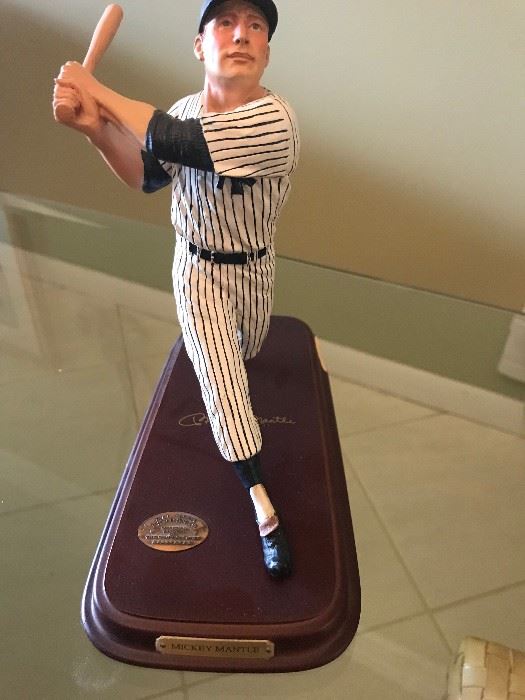 Mickey Mantle statue