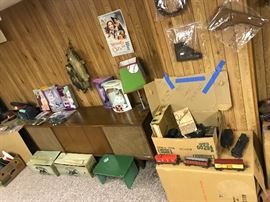 Vintage stereo cabinet, it works but needs a needle. Also boxed vintage Barbie dolls. (Dolly Pardon, Marilyn Monroe, And more)