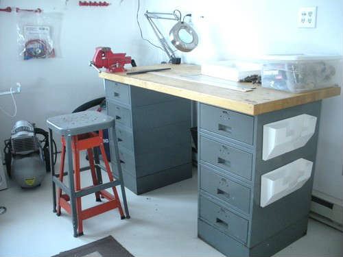 Wonderful Work Bench...would also make a great desk or even an island in a loft kitchen.  