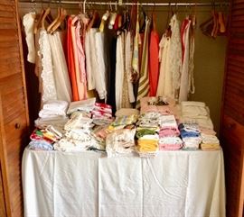 Table Clothes, Cloth Napkins, Runners, etc...