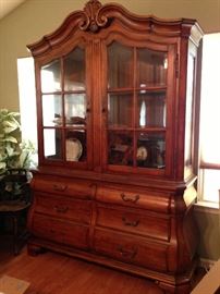 Ethan Allen China Cabinet