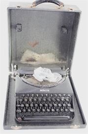 Portable Typewriter Remette
