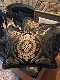 Queen comforter set includes: comforter, bed skirt, 2 euro shams, 2 standard shams, 2 decorative pillows 