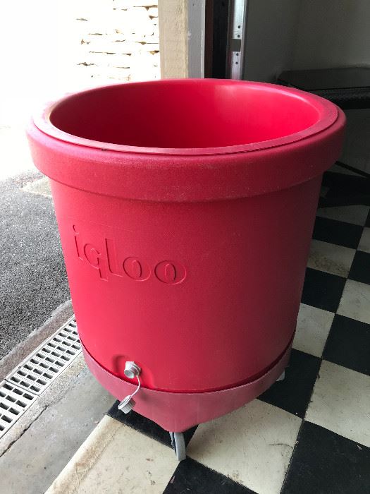 Rolling Igloo keg cooler 