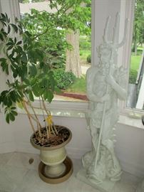 LIVE PLANT, LARGE STATUE