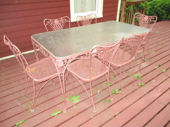 PATIO SET