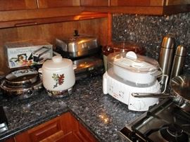 SMALL KITCHEN APPLIANCES