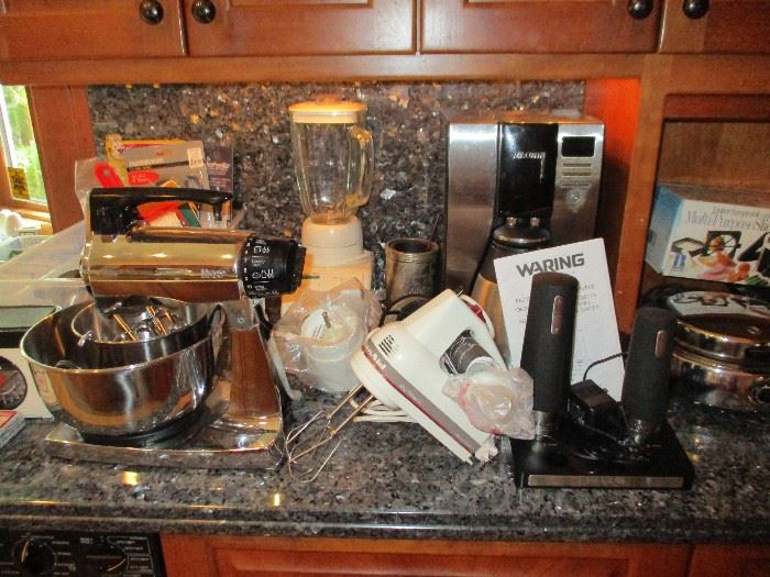 SMALL KITCHEN APPLIANCES