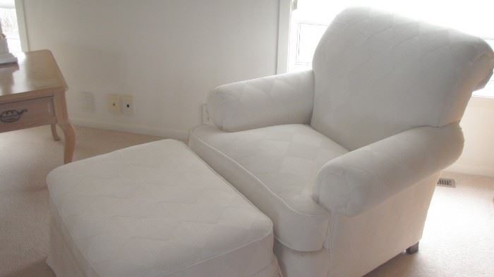 Creme White Chair with ottoman