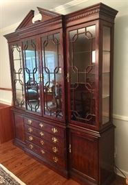 15. Henredon Mahogany Lighted Breakfront 4 Drawer 6 Door (78"x 17"x 91")
