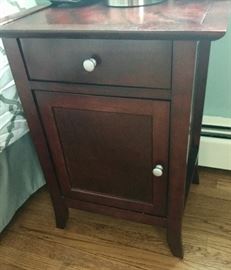 49. Wood Nightstand 1 drawer 1 door                                     (20"x 18"x 26")
