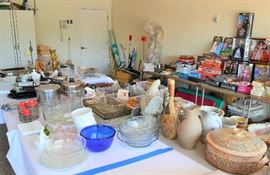 GLASS BAKING WARE AND LOTS OF VERY NICE POTTERY