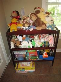 Changing table, stuffed animals