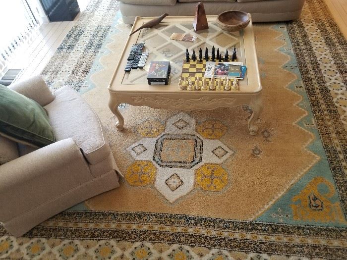 RUG IS SOLD COFFEE TABLE 75.00