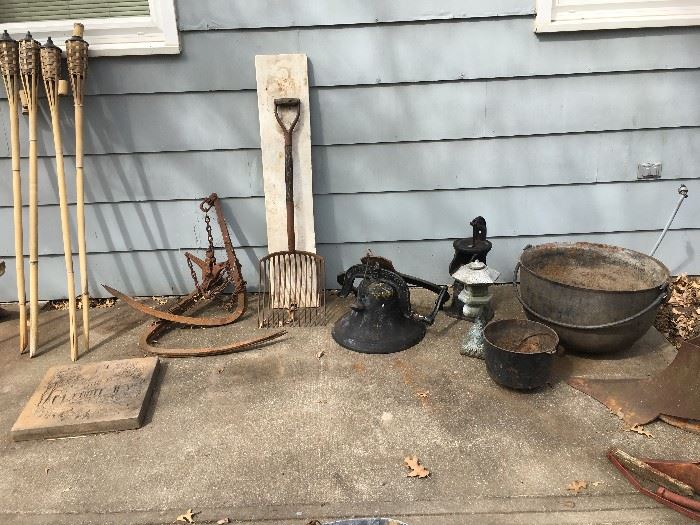 pitch ford, cast iron cauldrons, cast iron plantation bell