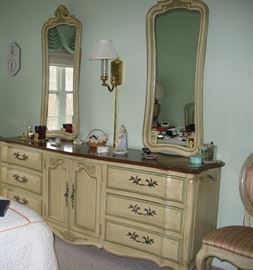 White's Fine Furniture queen bedroom set