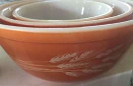 Vintage Pyrex set