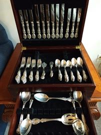 90-piece set of Gorham "Melrose" sterling silver flatware, in mahogany chest.