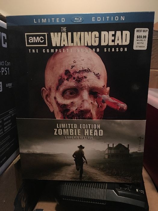 This is a very highly collectible Limited Edition "The complete second season" of AMC The Walking Dead with Zombie Head