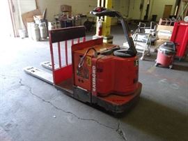 Raymond Electric Ride On Pallet Jack, Model