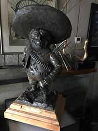 DETAILS OF DON HEDIN BRONZE