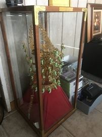 this is a better photo of the crown- 32" in case- gold plated with jade.  $100-