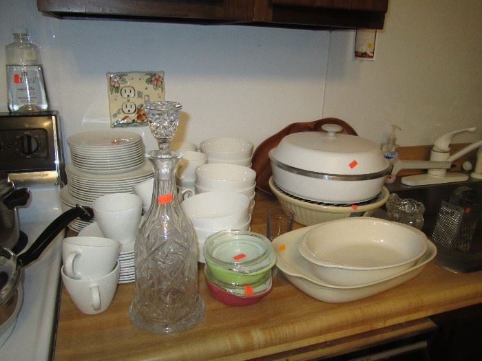 Centurion Dish set, clubware, old pyrex covered dishes