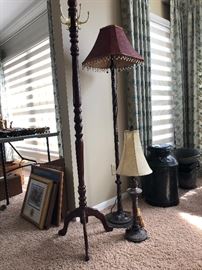 Hall Tree, Floor Lamp, Table Lamp       https://www.ctbids.com/#!/description/share/17433