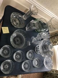 Vintage Glassware     https://www.ctbids.com/#!/description/share/17417
