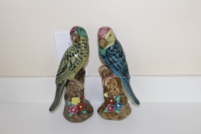 Pair of decorative parrots