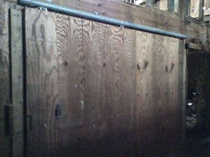 another antiqu barn door on slider