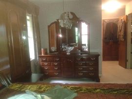 Thomasville tri-mirror